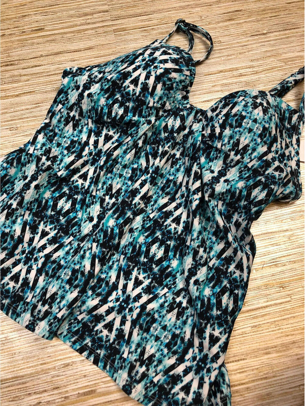 2872 Island Escape draped front Tankini top AQUA / BLACK sz 6 nwot